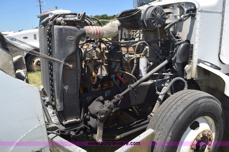 image for item K6130 2000 Peterbilt 377 semi truck