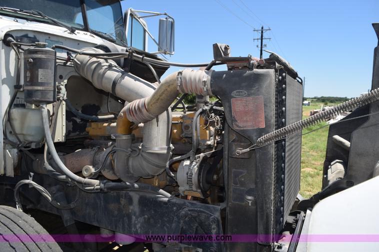 image for item K6130 2000 Peterbilt 377 semi truck