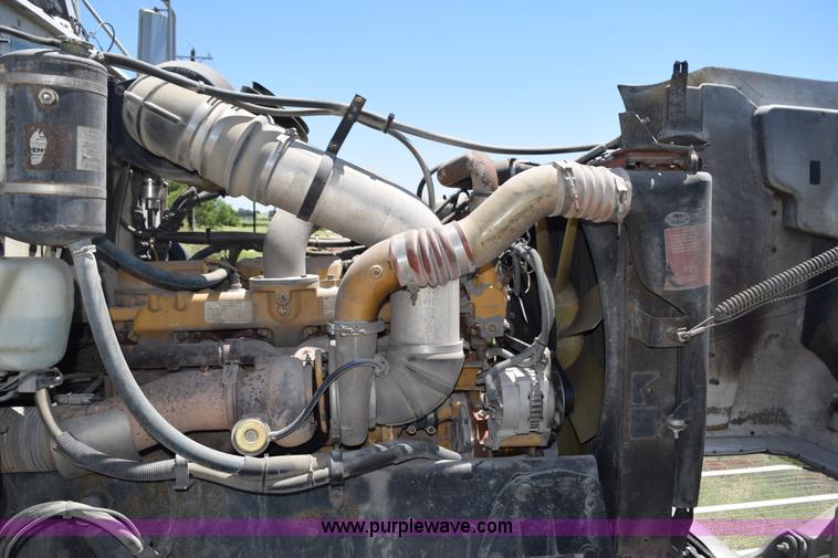 image for item K6130 2000 Peterbilt 377 semi truck