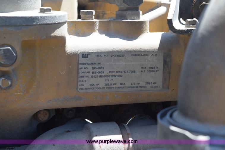 image for item K6130 2000 Peterbilt 377 semi truck