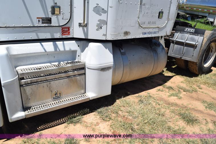 image for item K6130 2000 Peterbilt 377 semi truck