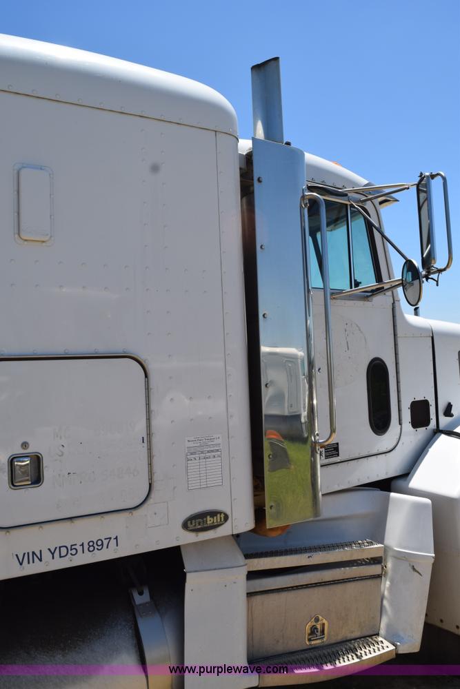 image for item K6130 2000 Peterbilt 377 semi truck