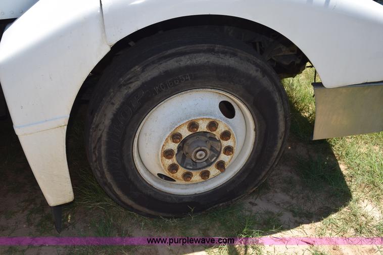 image for item K6130 2000 Peterbilt 377 semi truck