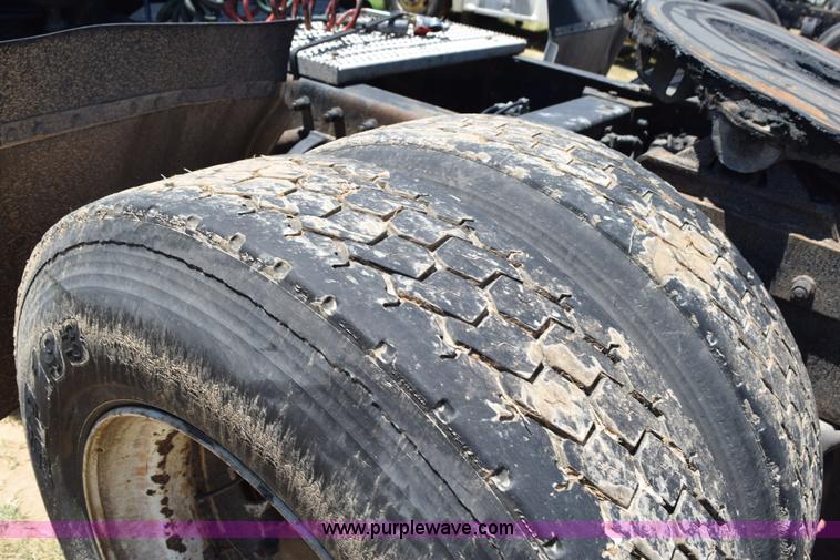 image for item K6130 2000 Peterbilt 377 semi truck