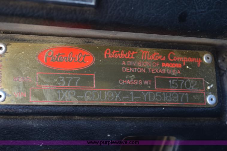 image for item K6130 2000 Peterbilt 377 semi truck
