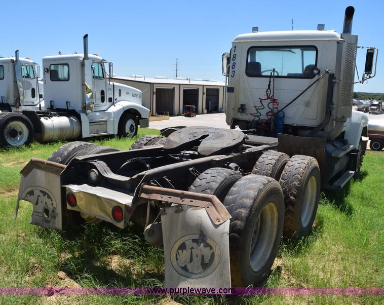 image for item K6131 1997 Mack CH613 semi truck