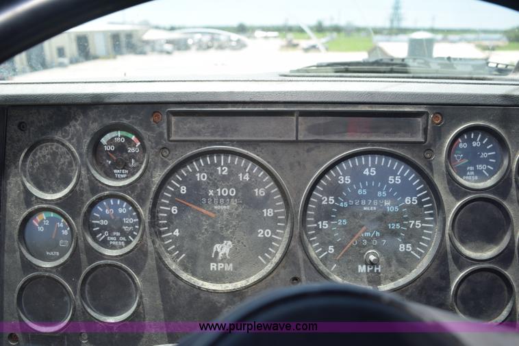 image for item K6131 1997 Mack CH613 semi truck