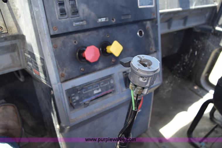 image for item K6131 1997 Mack CH613 semi truck