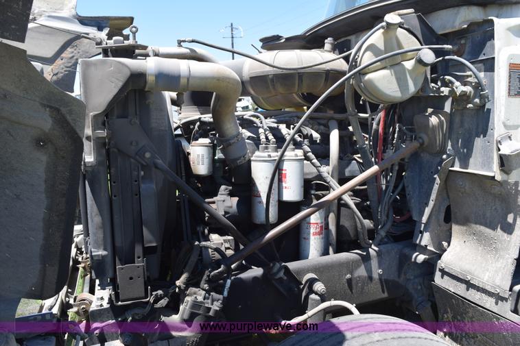 image for item K6131 1997 Mack CH613 semi truck