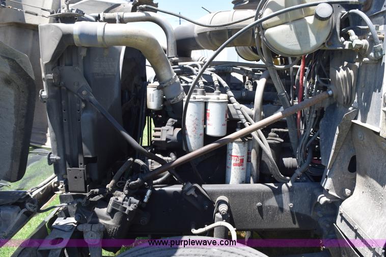 image for item K6131 1997 Mack CH613 semi truck