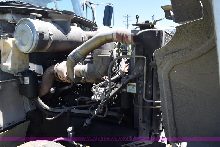 image for item K6131 1997 Mack CH613 semi truck