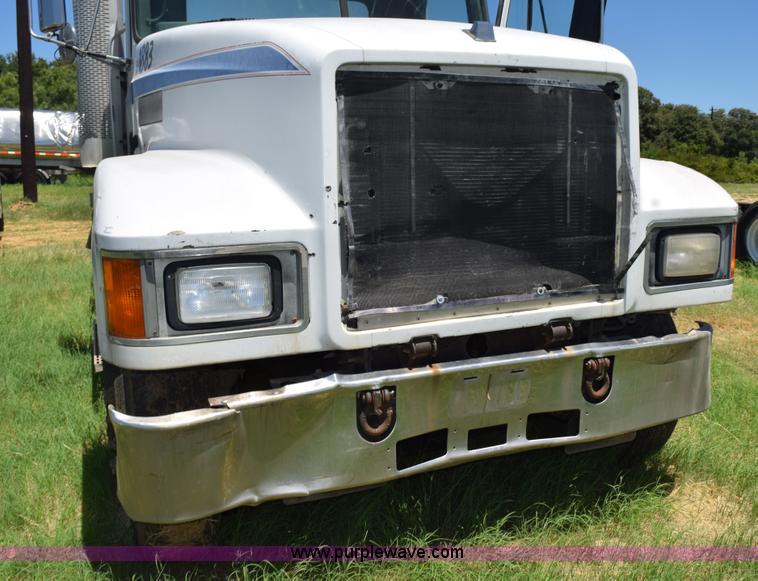 image for item K6131 1997 Mack CH613 semi truck