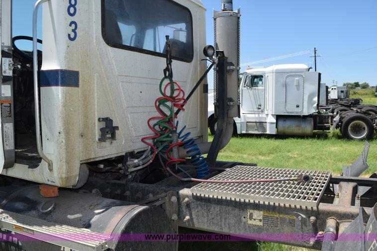 image for item K6131 1997 Mack CH613 semi truck