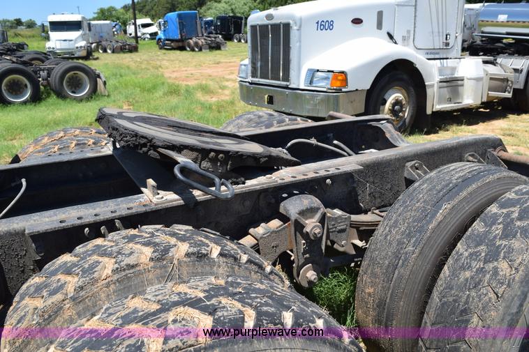 image for item K6131 1997 Mack CH613 semi truck