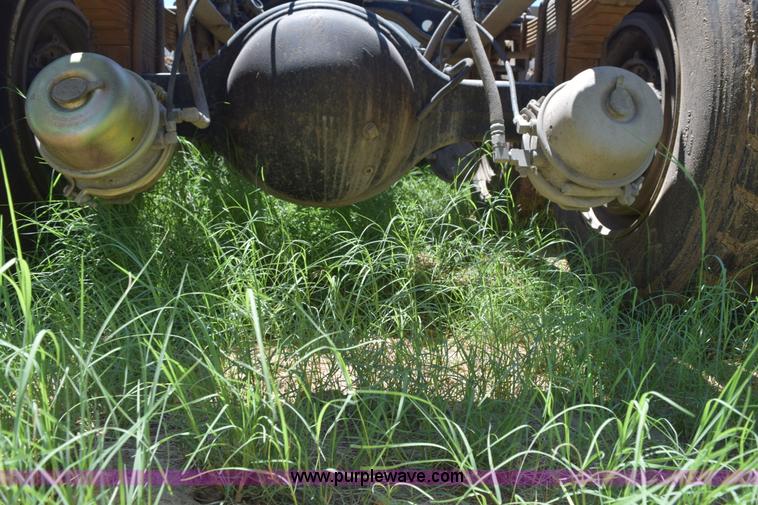 image for item K6131 1997 Mack CH613 semi truck