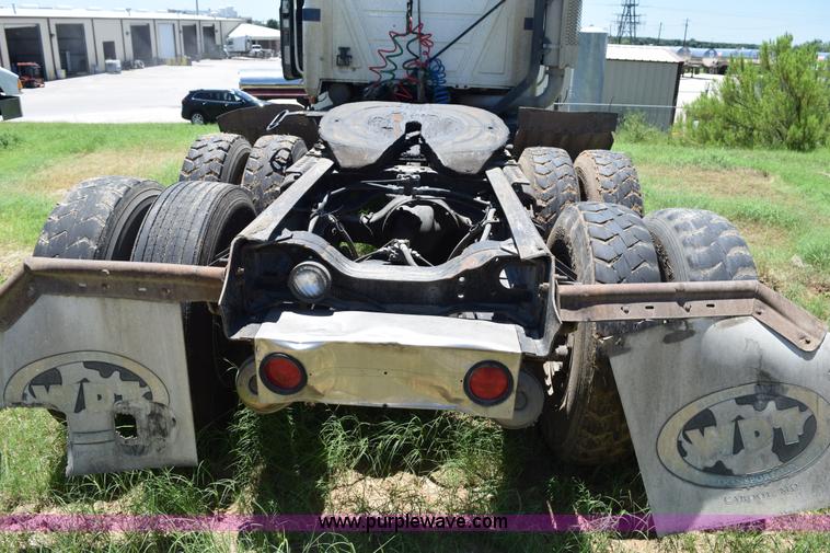 image for item K6131 1997 Mack CH613 semi truck