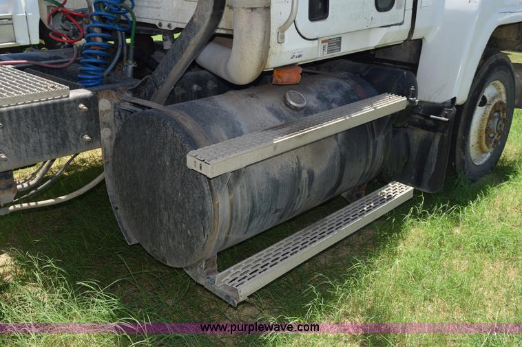 image for item K6131 1997 Mack CH613 semi truck