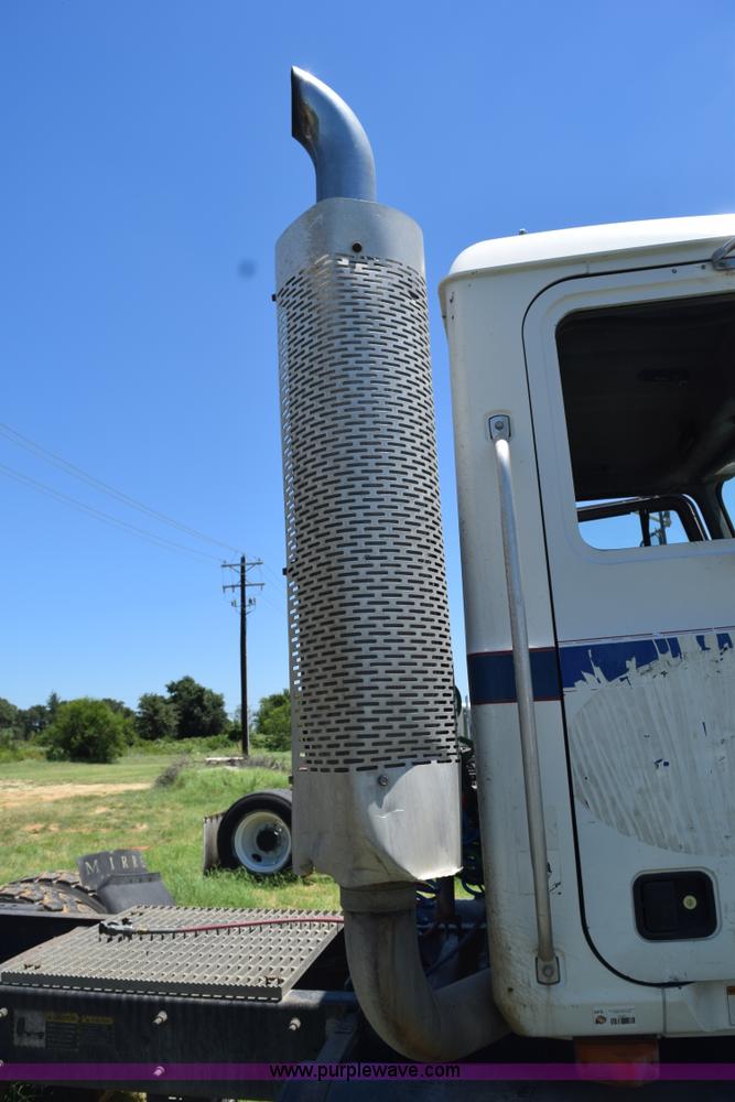 image for item K6131 1997 Mack CH613 semi truck