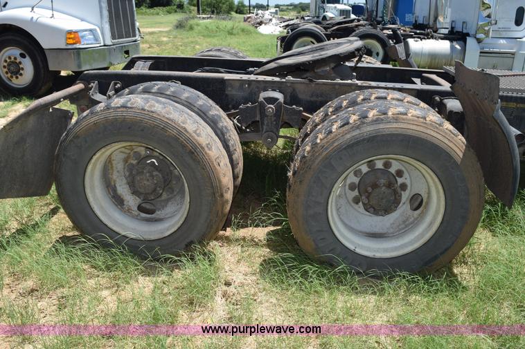 image for item K6131 1997 Mack CH613 semi truck