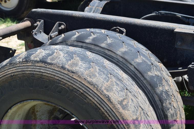 image for item K6131 1997 Mack CH613 semi truck