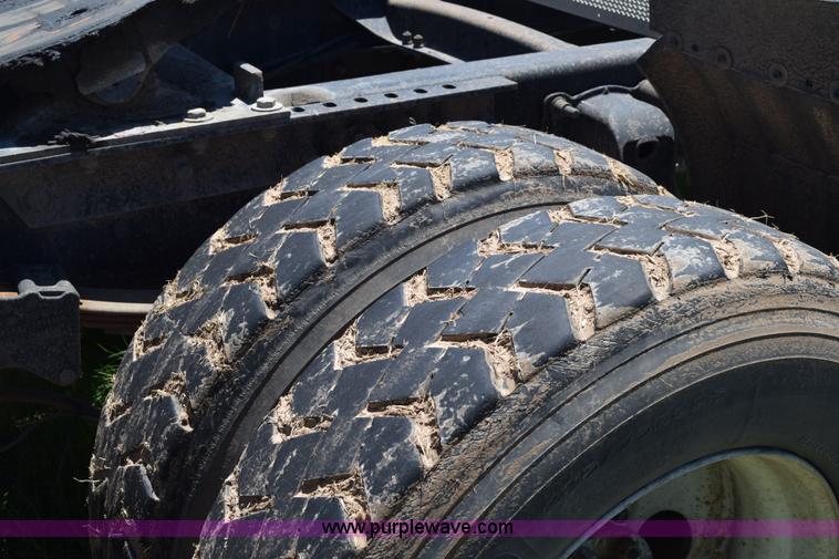 image for item K6131 1997 Mack CH613 semi truck