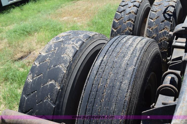 image for item K6131 1997 Mack CH613 semi truck