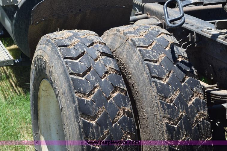 image for item K6131 1997 Mack CH613 semi truck