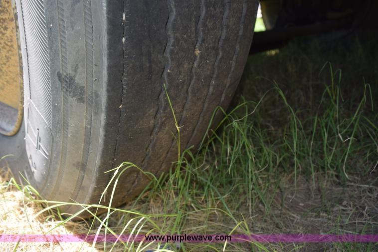 image for item K6131 1997 Mack CH613 semi truck