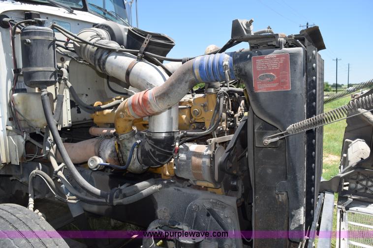 image for item K6132 1999 Peterbilt 377 semi truck