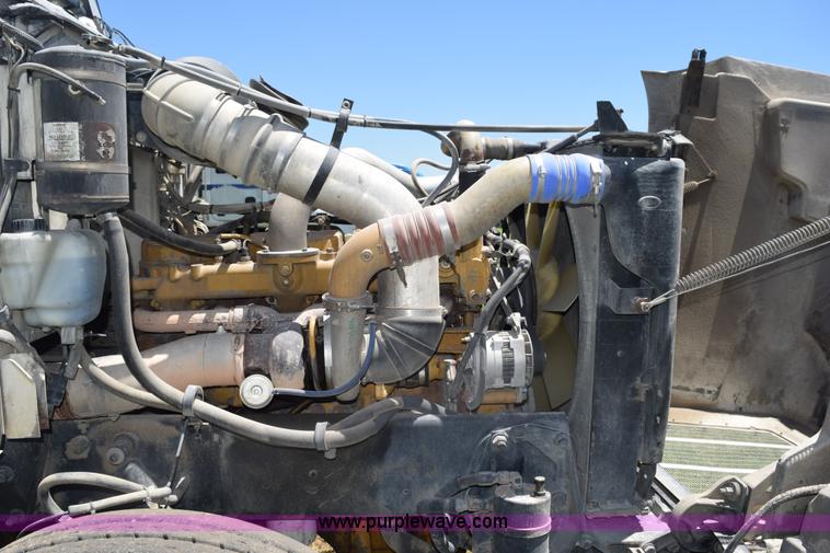 image for item K6133 2000 Peterbilt 377 semi truck