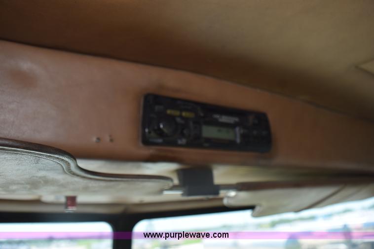 image for item K6134 2000 Peterbilt 377 semi truck