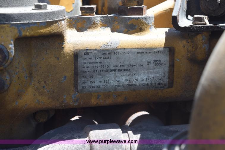 image for item K6134 2000 Peterbilt 377 semi truck