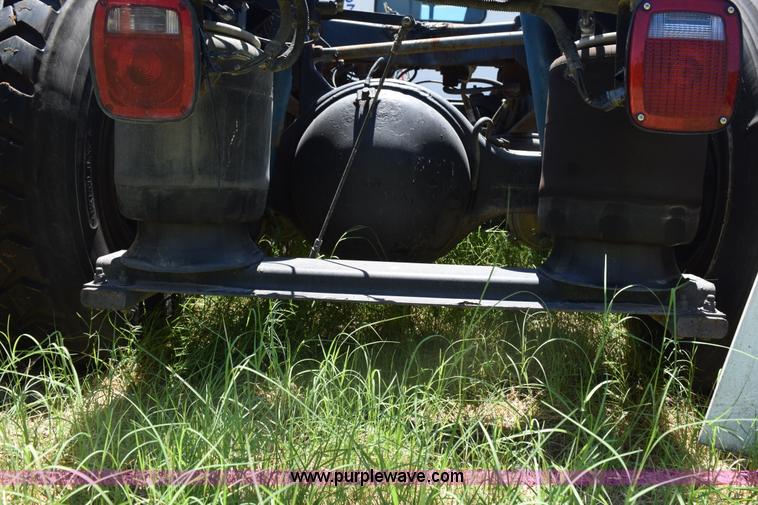 image for item K6134 2000 Peterbilt 377 semi truck