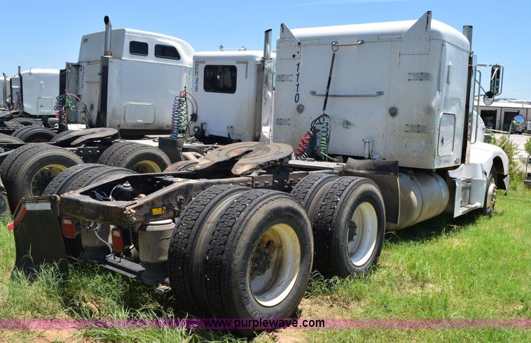 image for item K6137 1999 Peterbilt 377 semi truck