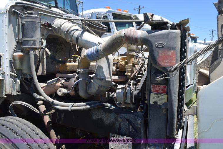 image for item K6137 1999 Peterbilt 377 semi truck