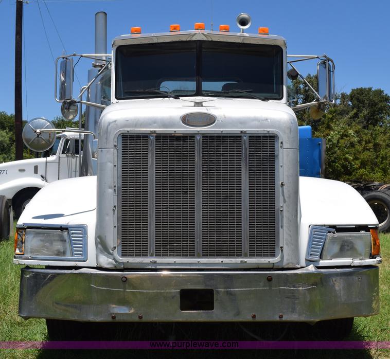 image for item K6138 2000 Peterbilt 377 semi truck