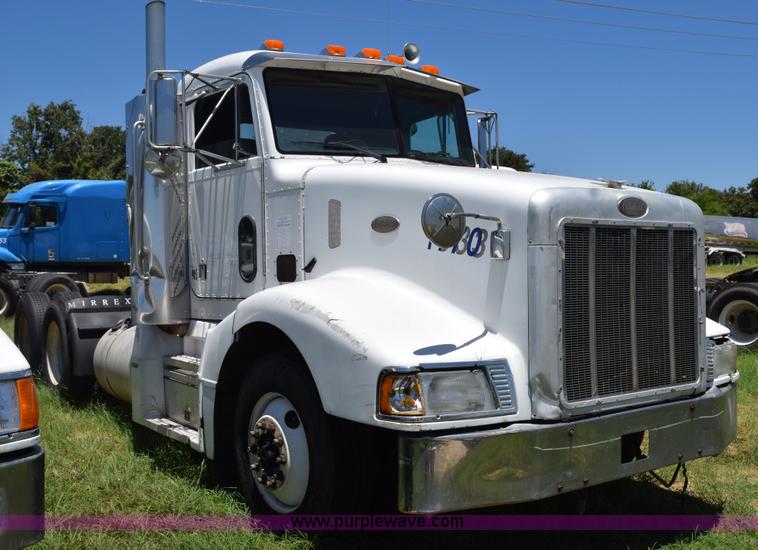 image for item K6138 2000 Peterbilt 377 semi truck