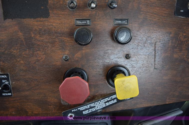 image for item K6138 2000 Peterbilt 377 semi truck