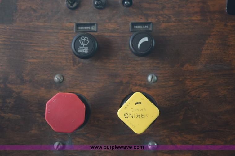 image for item K6140 2000 Peterbilt 377 semi truck