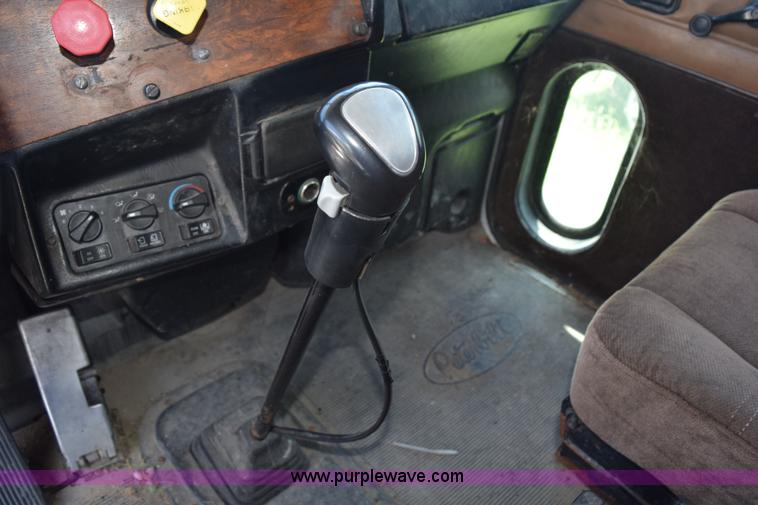 image for item K6140 2000 Peterbilt 377 semi truck