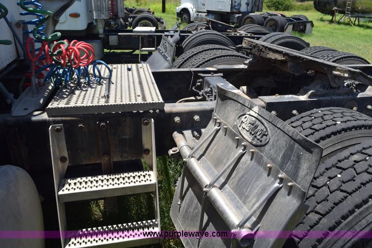image for item K6140 2000 Peterbilt 377 semi truck