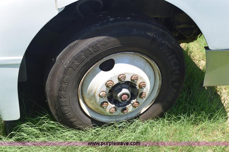 image for item K6140 2000 Peterbilt 377 semi truck