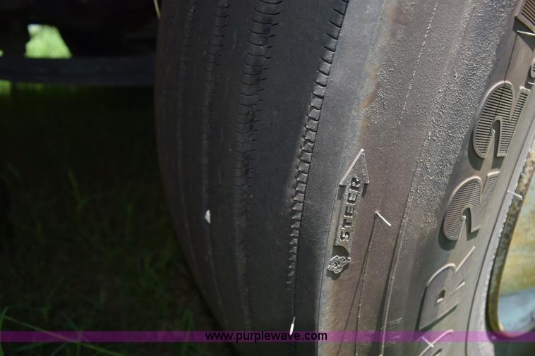 image for item K6140 2000 Peterbilt 377 semi truck