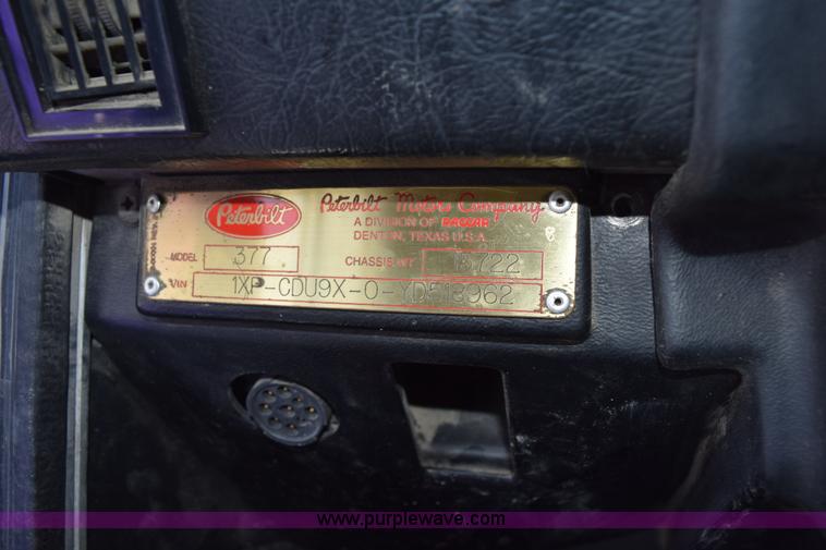 image for item K6140 2000 Peterbilt 377 semi truck