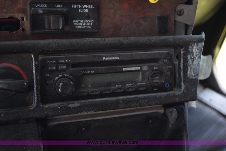 image for item K6141 1998 International Century FLC120 semi truck