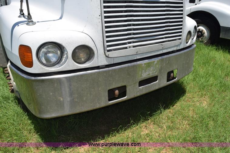 image for item K6141 1998 International Century FLC120 semi truck