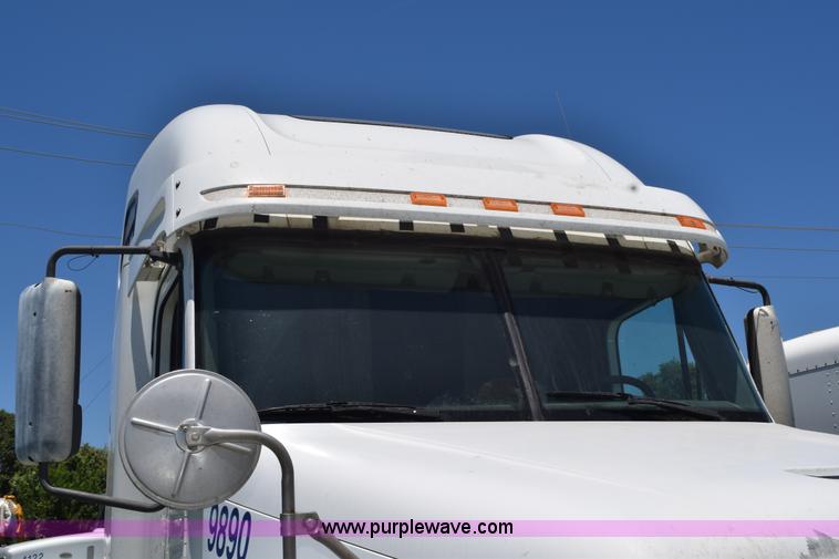 image for item K6141 1998 International Century FLC120 semi truck