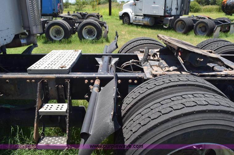 image for item K6141 1998 International Century FLC120 semi truck