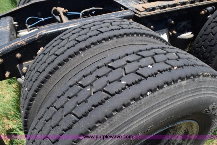 image for item K6141 1998 International Century FLC120 semi truck