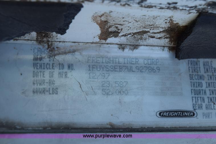 image for item K6141 1998 International Century FLC120 semi truck